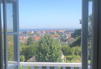 Les 12 Ch  nes inclus cabine de plage has Balcony rooms