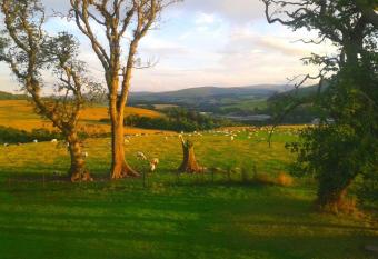 Broomhead Cottages has Balcony rooms
