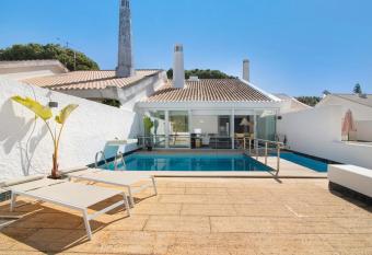 Vilamoura com Piscina e Wifi has Balcony rooms