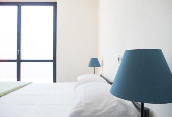 Lake Como Beach Hostel has Balcony rooms