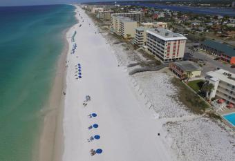 Tropical Isle 105 has Balcony rooms