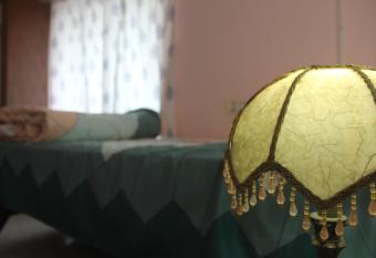 Zaatvm: Spacious room with private balcony at Sasthamangalam - only for families and solo women travellers has Balcony rooms