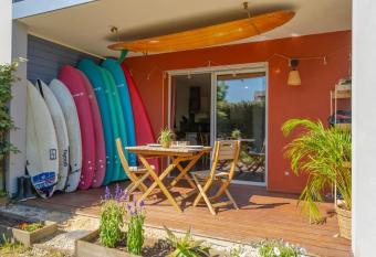 Appartement avec jardin 5min de Capbreton has Balcony rooms