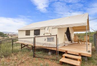 Silver Spur Homestead Luxury Glamping -The Miner has Balcony rooms