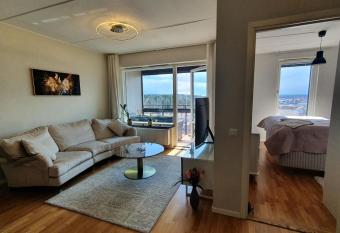 H  gst up has Balcony rooms