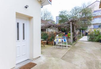 L   l  gante maisonnette - T2 - paris - Orly - RER C has Balcony rooms