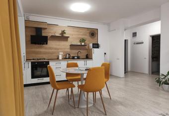 Apartament Genius 2 allows 18 year olds to book a room