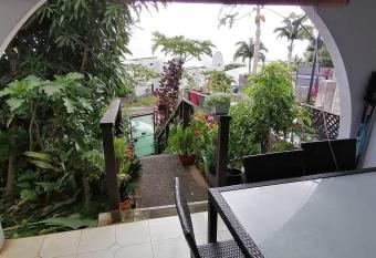 Petite maison sur Saint Paul has Balcony rooms