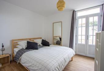 Appartement avec terrasse et parking,    Meaux has Balcony rooms