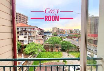 Cozy & Stylish Suite room with Garden view has rooms with a private hot tub