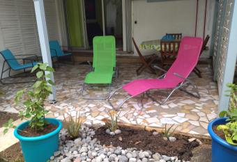 Chez Caroline has Balcony rooms