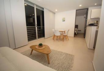 Apartamento cerca de Hospital Internacional allows 18 year olds to book a room