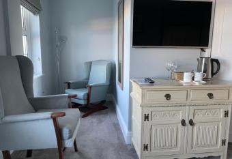 Sunrise Guest House allows 18 year olds to book a room