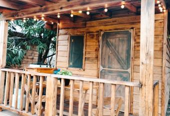 La caba  a de Aurora has Balcony rooms