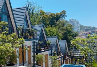 CuDen Homestay - Venue Travel has Balcony rooms