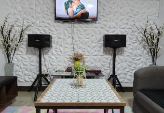 Marco s Lounge has Balcony rooms