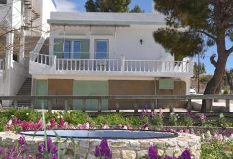 AGNI S HOUSE has Balcony rooms