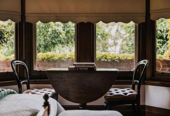 Green Gables King Suite allows 18 year olds to book a room