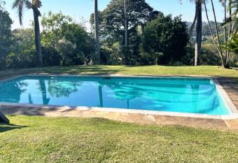 Comfrey cottage has Balcony rooms