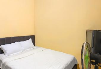 SPOT ON 92569 Anto Homestay Syariah allows 18 year olds to book a room