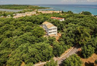 Tanjas Apartment Close to the Beach has Balcony rooms