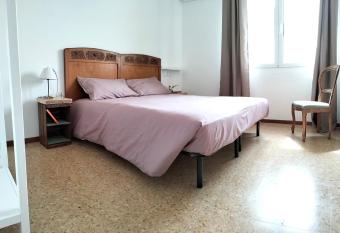 Agriturismo Le Crede 1930 allows 18 year olds to book a room