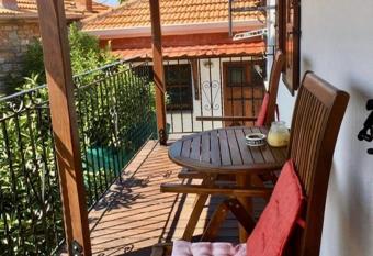 Melita s House has Balcony rooms