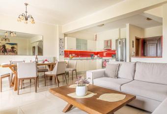 Luxury Maisonette near the Beach has Balcony rooms