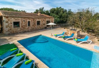 Son Barrigo has Balcony rooms