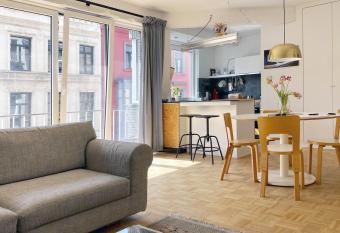 Trendy & sunny apartment in Ghent allows 18 year olds to book a room