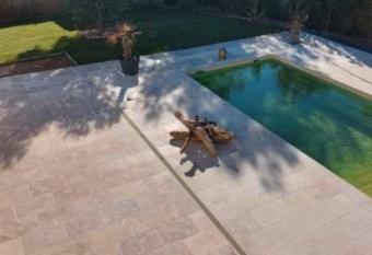 Location saisonni  re 1 has Balcony rooms