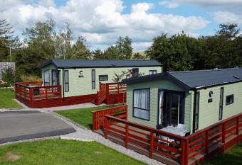 Elite Holiday Caravan allows 18 year olds to book a room