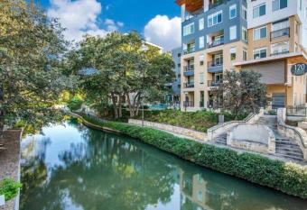 Downtown Apartment on the Riverwalk with parking has Balcony rooms
