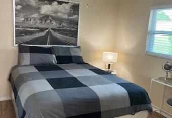 Quiet rooms by South Lakeland with private bath has Balcony rooms