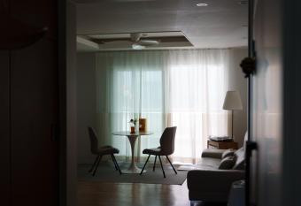 windmill house allows 18 year olds to book a room