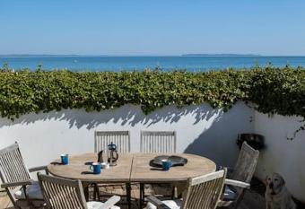 Historical beachhouse in Snekkersten has Balcony rooms