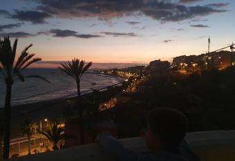 Apartamento 3 dormitorios centro Villajoyosa allows 18 year olds to book a room