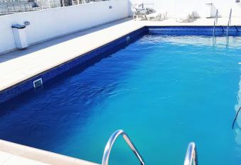 STEFARIS PROPERTIES (carisa court) mekenzi allows 18 year olds to book a room