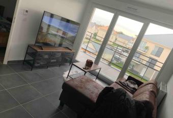 Superbe appartement, pr  t    vous accueillir ! has Balcony rooms