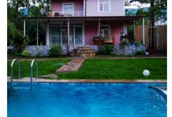 ASYA HOME has Balcony rooms