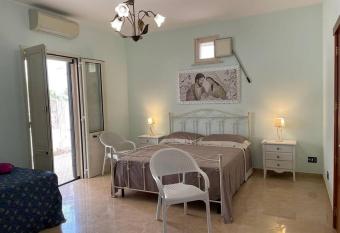 Nonna Alba Village - Casa Vacanze has Balcony rooms