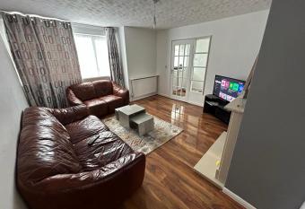 Ivydale Guest House allows 18 year olds to book a room