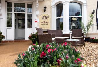 Clifton Villa Guest House allows 18 year olds to book a room