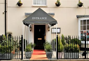 Le Bouchon Brasserie & Hotel allows 18 year olds to book a room