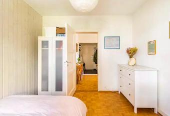 Un piso incre  ble has Balcony rooms