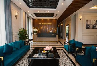 Napoli Hotel has Balcony rooms