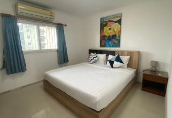 Aloft Hotel and Hostel Pattaya has Balcony rooms