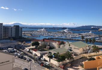 WESTONE Suite-Hosted by Sweetstay has Balcony rooms