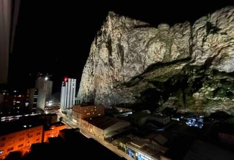 Rock Studio-Hosted by Sweetstay has Balcony rooms