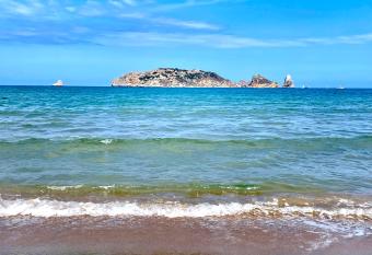 Camping La Sirena allows 18 year olds to book a room